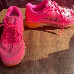 Women’s Nike shoes